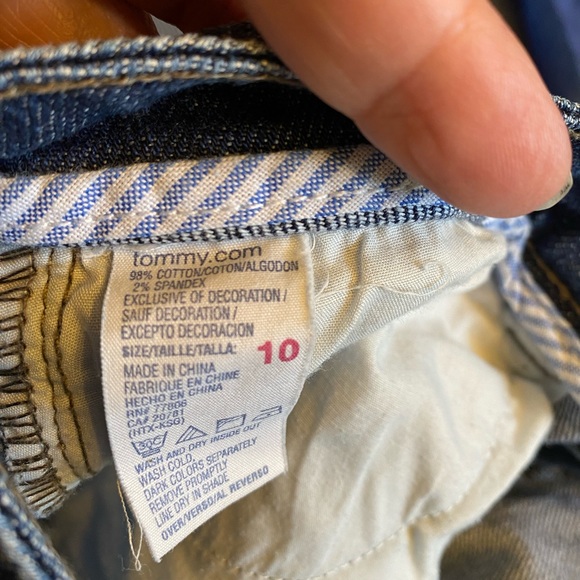 Tommy Hilfiger cuffed Capri women’s jeans 10 - Picture 2 of 7